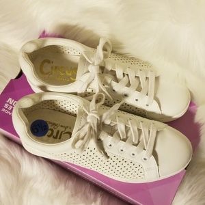SAM EDELMAN Carlin Sneaker